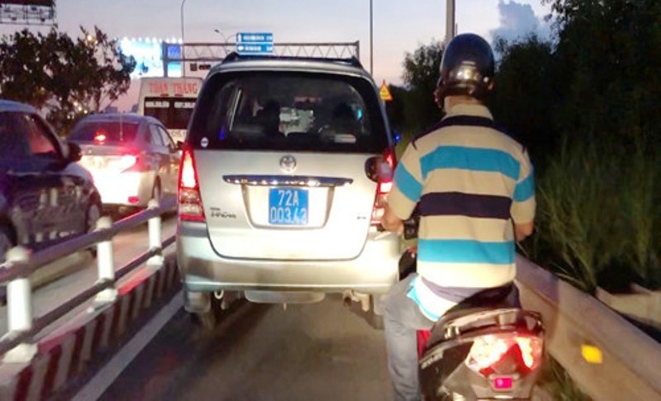 Sở GTVT nói gì về dải bê tông giữa đường cao tốc gây tai nạn chết người? - 1 Sở GTVT nói gì về dải bê tông giữa đường cao tốc gây tai nạn chết người? - 1