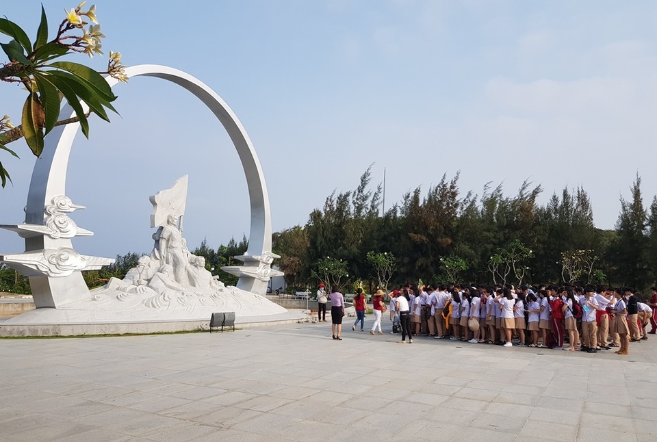 Khu tưởng niệm chiến sĩ Gạc Ma những ngày tháng ba lịch sử - 1 Khu tưởng niệm chiến sĩ Gạc Ma những ngày tháng ba lịch sử - 1