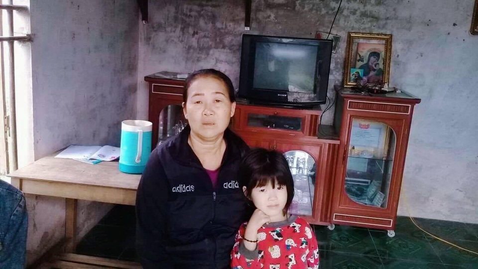 Bị nghi oan bắt cóc trẻ em, người phụ nữ bị đuổi đánh - 1 Bị nghi oan bắt cóc trẻ em, người phụ nữ bị đuổi đánh - 1