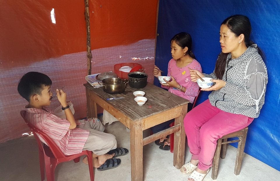 Mơ ước thoát cảnh “lò thiêu” của người mẹ thần kinh và 2 con nhỏ - 6