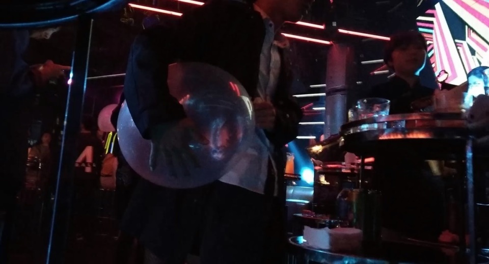 Lạc vào thế giới bóng cười của giới trẻ Hà Nội - 2