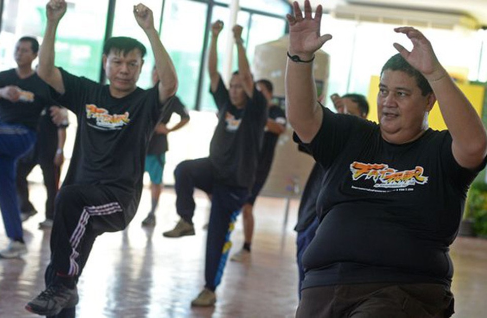 Thừa cân béo phì, cảnh sát Thái Lan bị gửi đến trại... triệt mỡ - 4 Thừa cân béo phì, cảnh sát Thái Lan bị gửi đến trại... triệt mỡ - 4