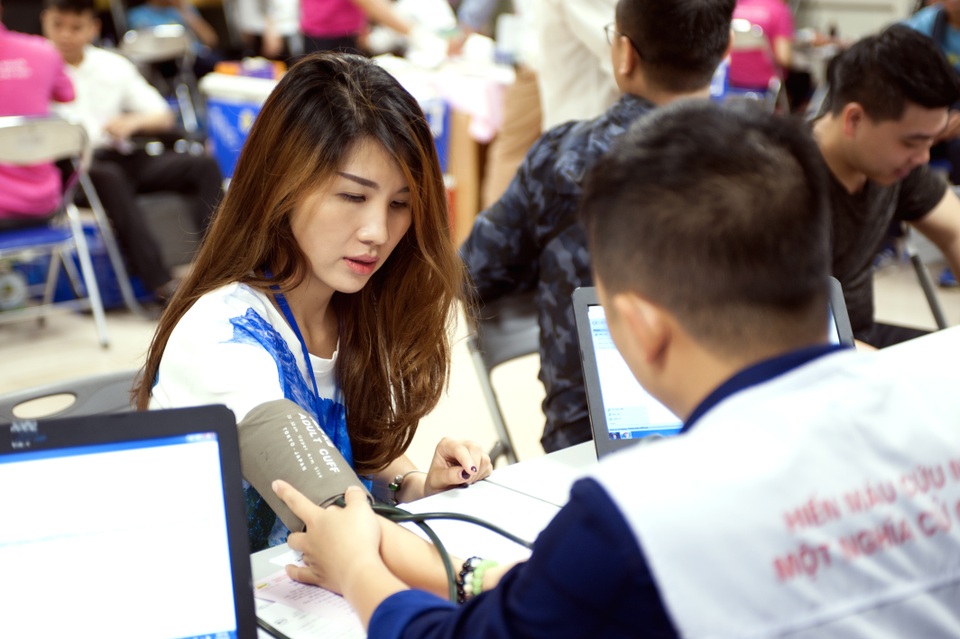 Không chỉ bán hàng giỏi, phục vụ tốt, nhân viên của Điện máy Xanh còn “đốn tim” khách hàng bằng hành động ý nghĩa này - 3