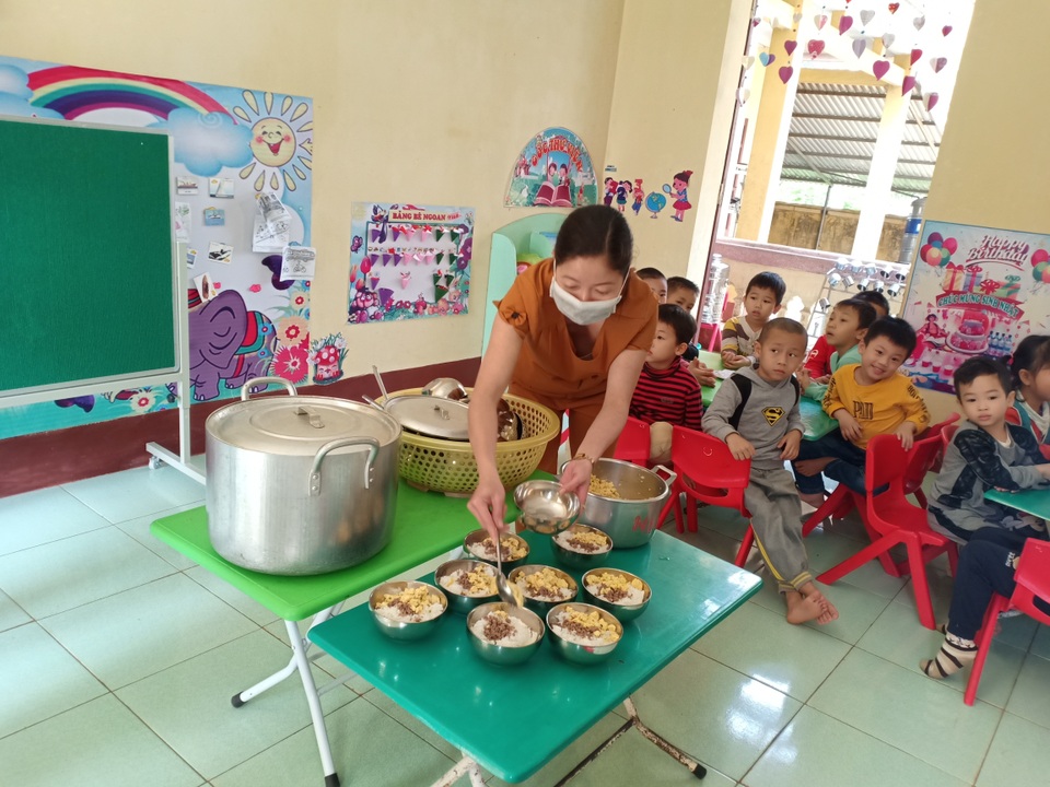 Thanh Hóa: Trường học trong vùng dịch tả lợn châu Phi ngừng ăn thịt lợn - 4 Thanh Hóa: Trường học trong vùng dịch tả lợn châu Phi ngừng ăn thịt lợn - 4