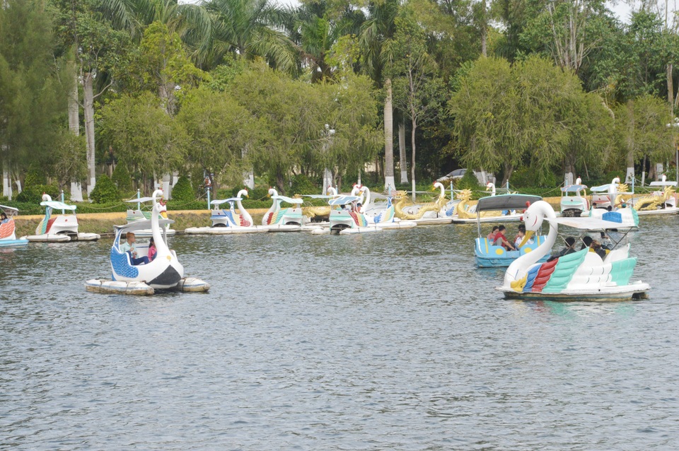 Một góc khu văn hóa Hồ Nước Ngọt của TPST.JPG Một góc khu văn hóa Hồ Nước Ngọt của TPST.JPG