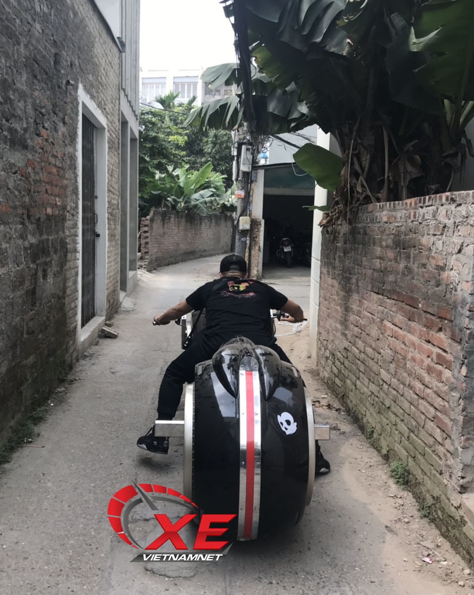 Tay chơi Đức Tào phớ khui siêu mô tô Tron Light Cycle 2,7 tỷ - 5 Tay chơi Đức Tào phớ khui siêu mô tô Tron Light Cycle 2,7 tỷ - 5