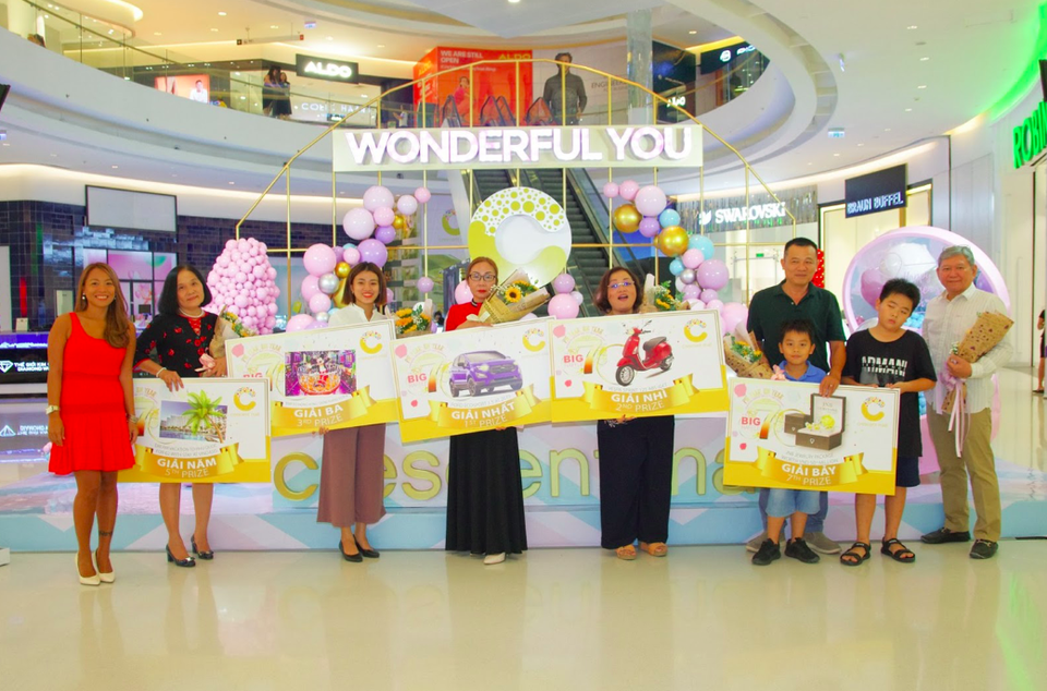 Mừng sinh nhật lần thứ 7, Crescent Mall trao thưởng loạt quà tặng hấp dẫn cho khách hàng - 1 Mừng sinh nhật lần thứ 7, Crescent Mall trao thưởng loạt quà tặng hấp dẫn cho khách hàng - 1