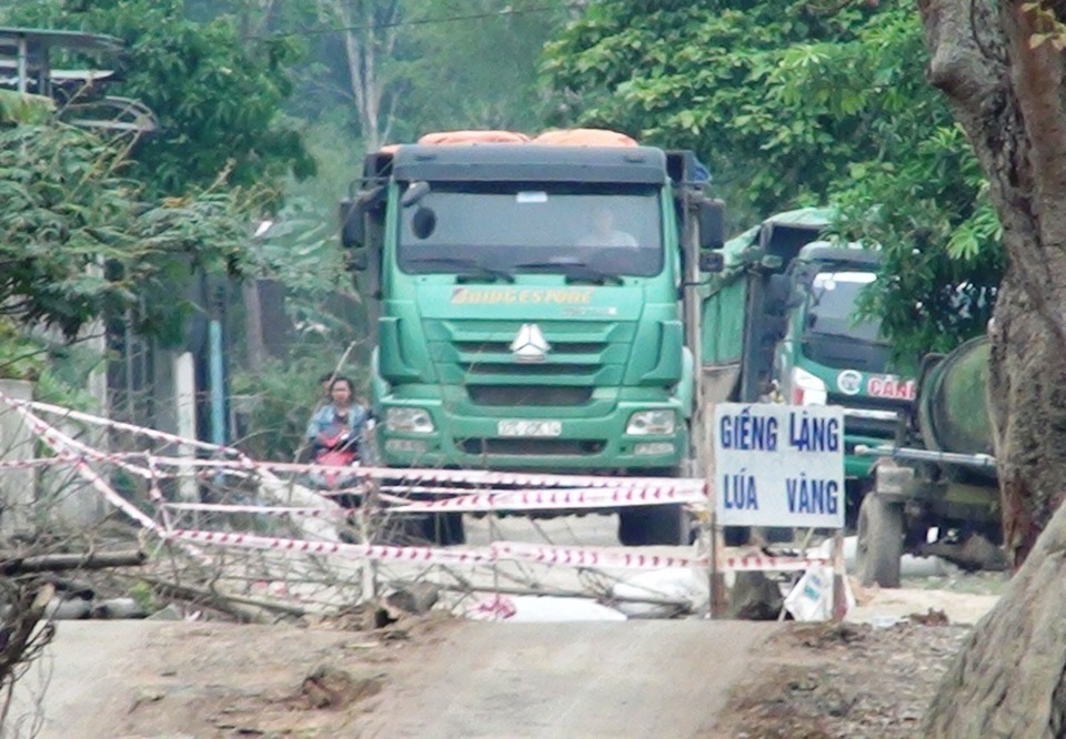 Nghệ An: Lợi dụng nạo vét lòng đập, doanh nghiệp tận thu đất bán để trục lợi? - 1 Nghệ An: Lợi dụng nạo vét lòng đập, doanh nghiệp tận thu đất bán để trục lợi? - 1