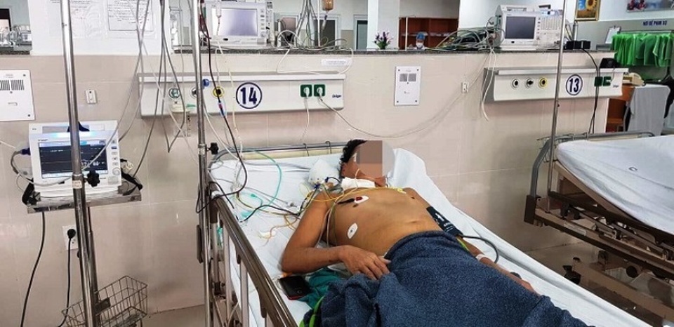 Đau bụng dữ dội sau ngã, phát hiện u gan bị vỡ - 2 Đau bụng dữ dội sau ngã, phát hiện u gan bị vỡ - 2