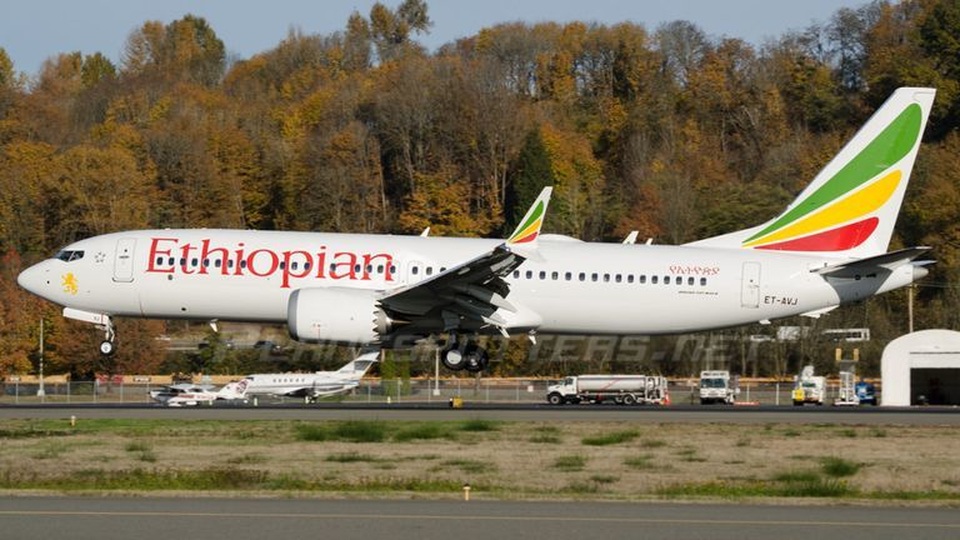 Cổ phiếu của Boeing (BA) đã giảm 3% ngay sau khi Tổng thống Donald Trump tuyên bố cấm sử dụng máy bay 737 Max. Cổ phiếu của Boeing (BA) đã giảm 3% ngay sau khi Tổng thống Donald Trump tuyên bố cấm sử dụng máy bay 737 Max.