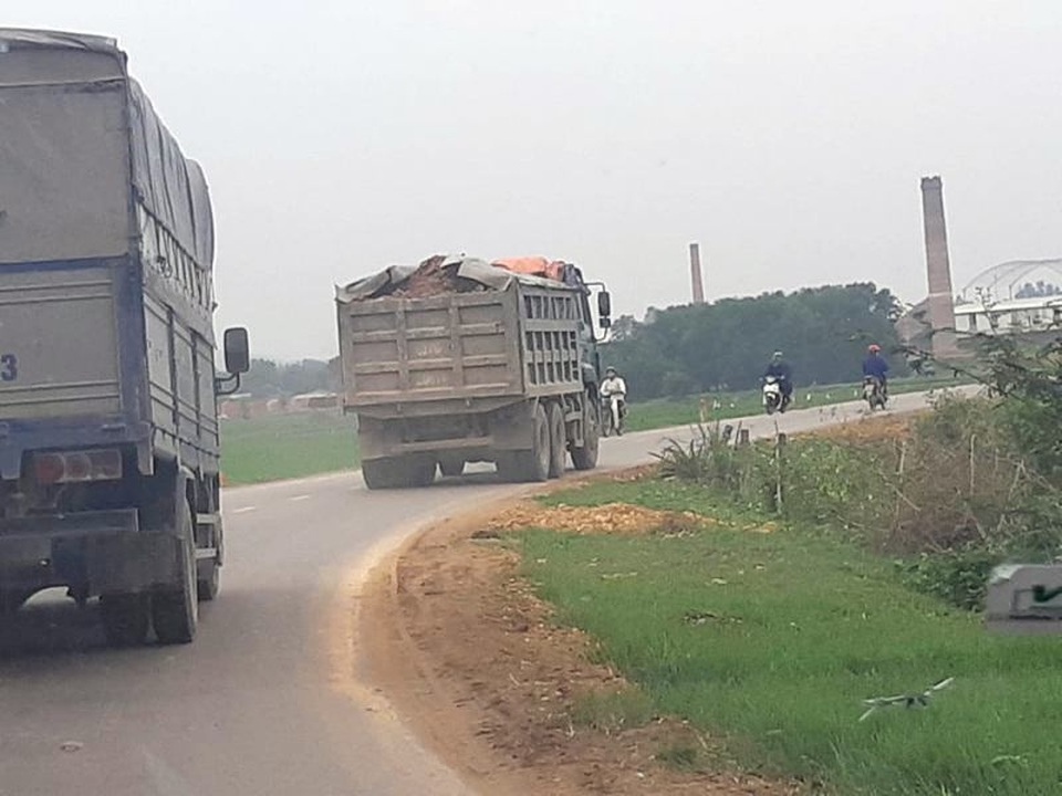 Nghệ An: Lợi dụng nạo vét lòng đập, doanh nghiệp tận thu đất bán để trục lợi? - 6 Nghệ An: Lợi dụng nạo vét lòng đập, doanh nghiệp tận thu đất bán để trục lợi? - 6