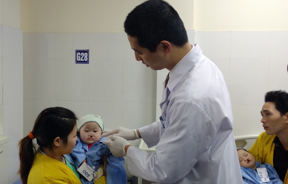 Phẫu thuật khe hở môi - vòm miệng: không đơn giản là đóng chỗ hở - 1 Phẫu thuật khe hở môi - vòm miệng: không đơn giản là đóng chỗ hở - 1