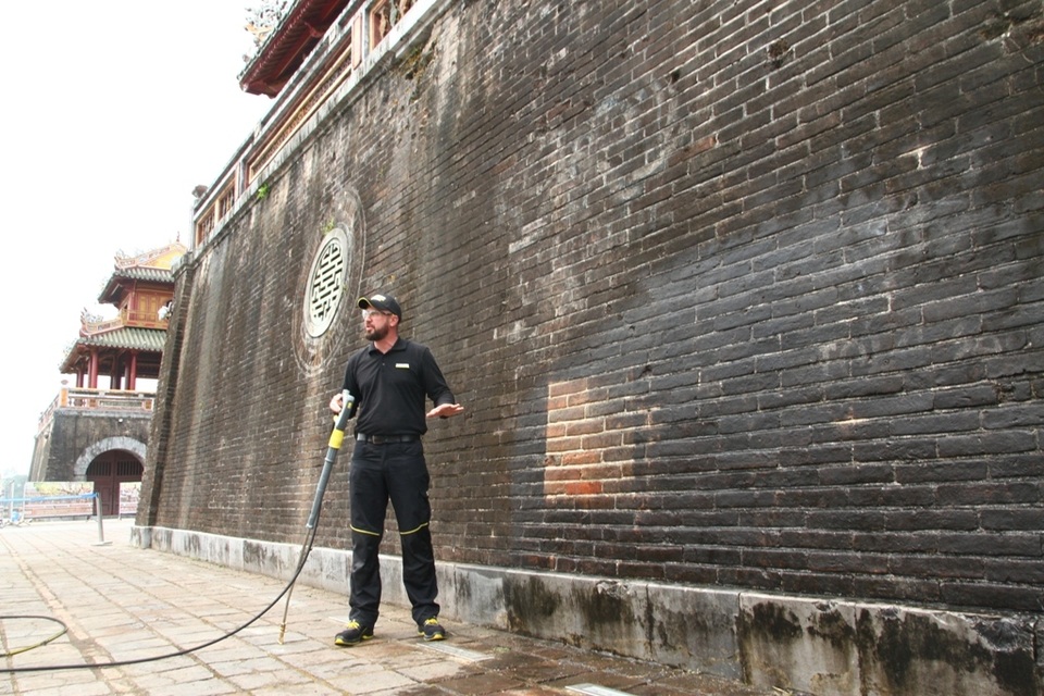 Chuyen gia Duc tay reu tren di tich Hue bang cong nghe hien dai 9.JPG Chuyen gia Duc tay reu tren di tich Hue bang cong nghe hien dai 9.JPG