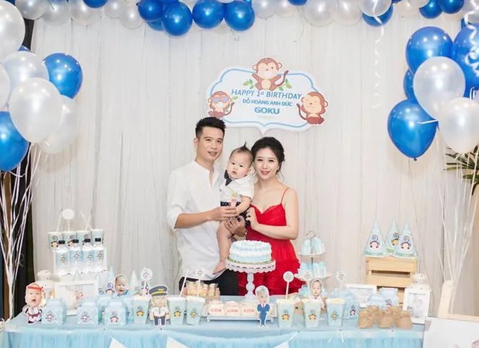 Trưởng nhóm Ngũ Cung: Lên sân khấu là thủ lĩnh, về nhà tự nguyện rửa bát cho vợ - 2 Trưởng nhóm Ngũ Cung: Lên sân khấu là thủ lĩnh, về nhà tự nguyện rửa bát cho vợ - 2
