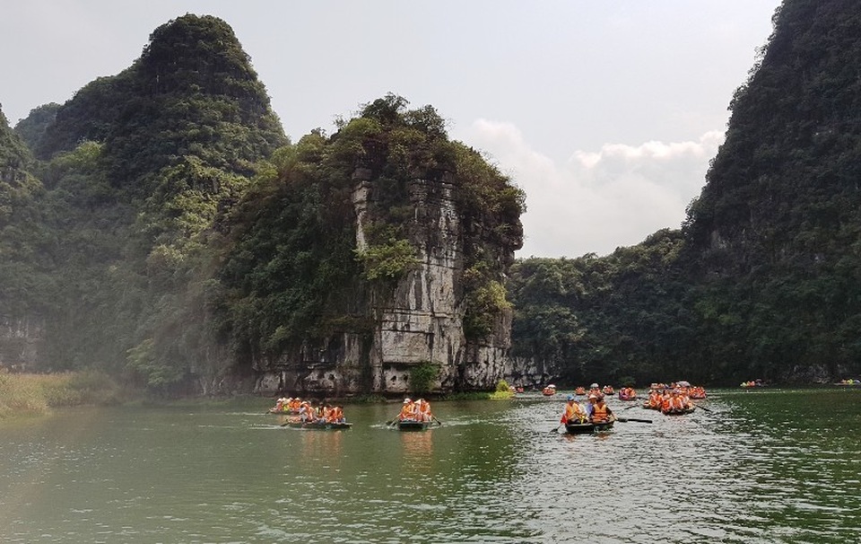 Ồn ào thu giá vé tham quan di sản Tràng An vượt quy định, doanh nghiệp nói gì? - 4 Ồn ào thu giá vé tham quan di sản Tràng An vượt quy định, doanh nghiệp nói gì? - 4