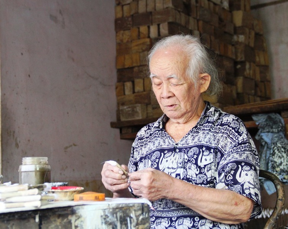 Độc đáo những con tôm hùm làm từ... tre trông thật đến ngỡ ngàng - 1 Độc đáo những con tôm hùm làm từ... tre trông thật đến ngỡ ngàng - 1