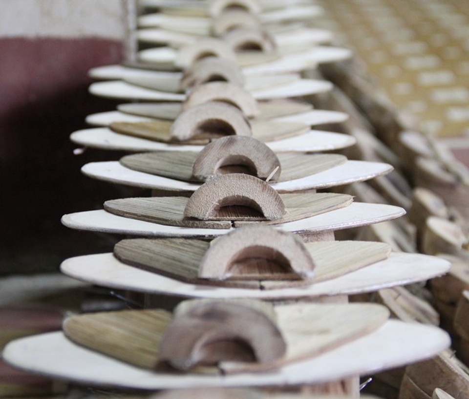 Độc đáo những con tôm hùm làm từ... tre trông thật đến ngỡ ngàng - 7 Độc đáo những con tôm hùm làm từ... tre trông thật đến ngỡ ngàng - 7