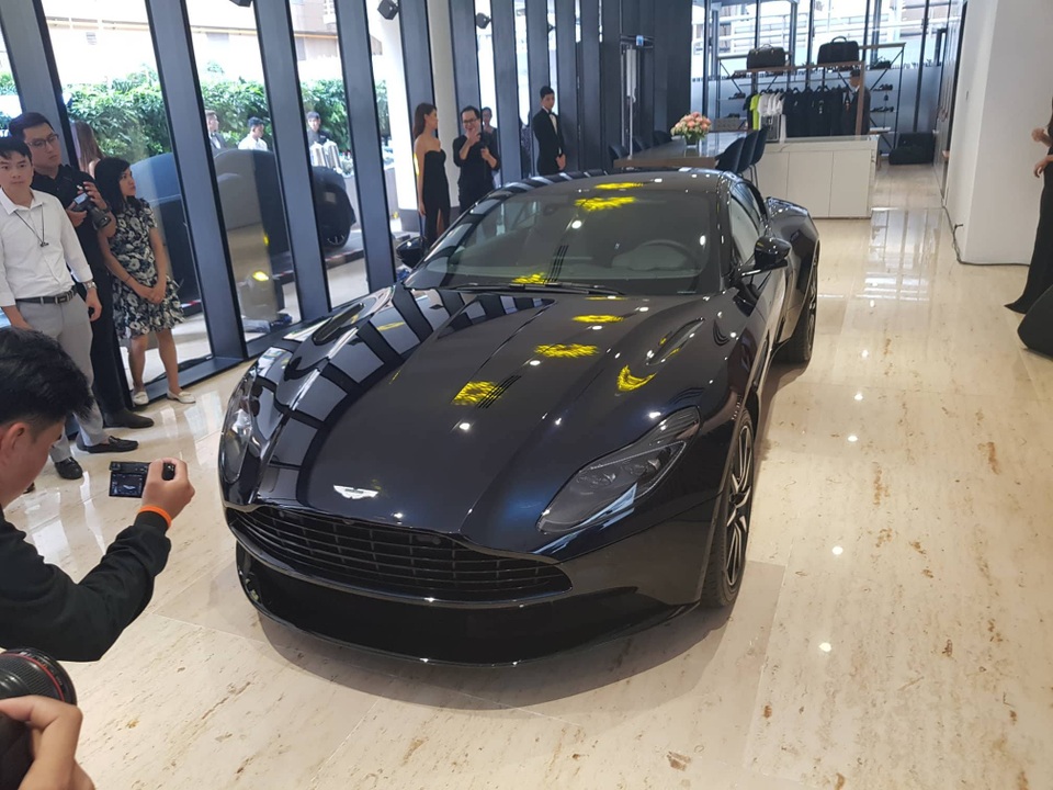 Thương hiệu Aston Martin chính thức có mặt tại Việt Nam - 1 Thương hiệu Aston Martin chính thức có mặt tại Việt Nam - 1