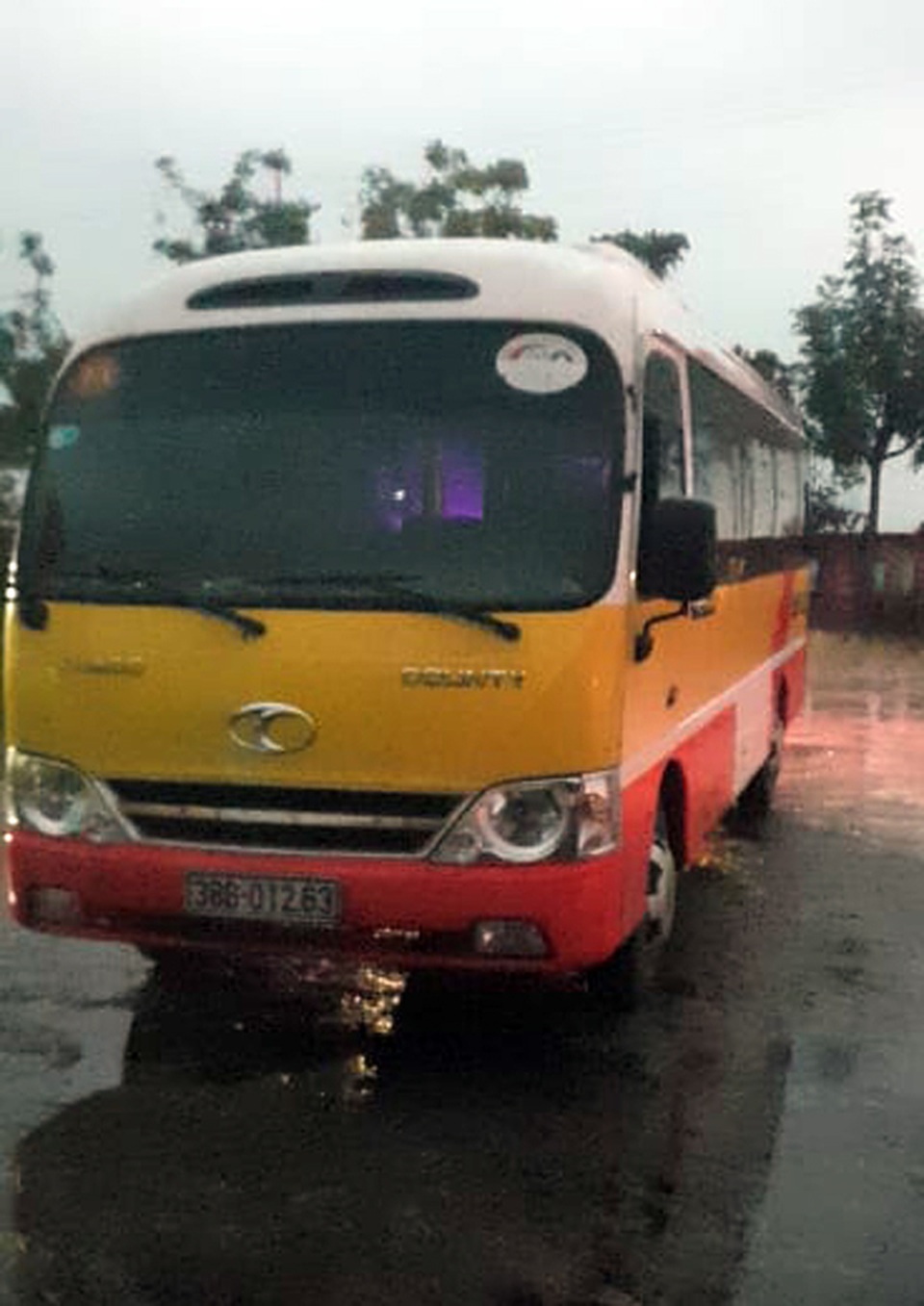 Bắt thêm một xe buýt giả của nhà xe đầu gấu - 1 Bắt thêm một xe buýt giả của nhà xe đầu gấu - 1