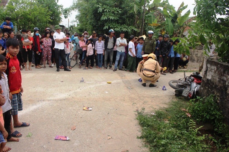 Thực hư thông tin CSGT truy đuổi gây tai nạn cho 2 học sinh - 1 Thực hư thông tin CSGT truy đuổi gây tai nạn cho 2 học sinh - 1