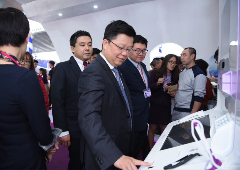 Bất ngờ nhận được tour du lịch nước ngoài nhờ sử dụng sản phẩm ngân hàng thông minh - 3