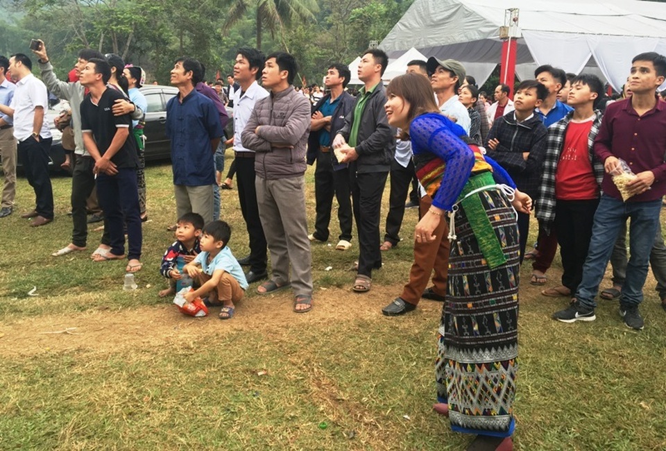 Hàng nghìn người tham gia lễ rước hòn đá “vía” - 12