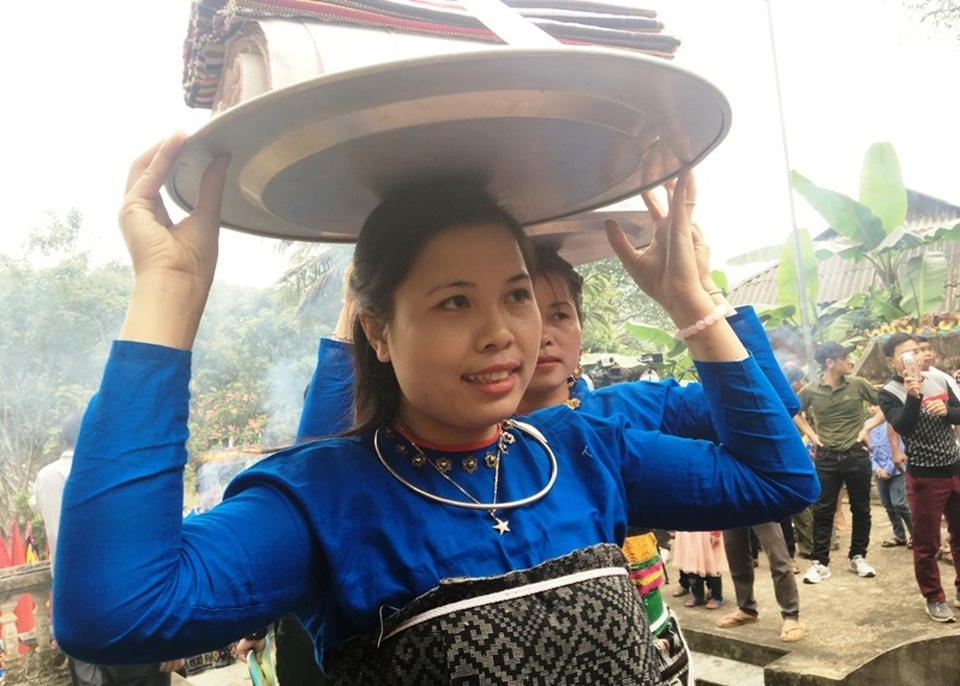 Hàng nghìn người tham gia lễ rước hòn đá “vía” - 9