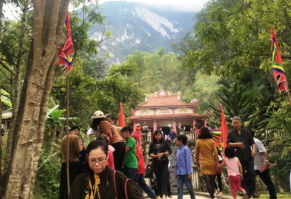 Hàng nghìn người tham gia lễ rước hòn đá “vía” - 6