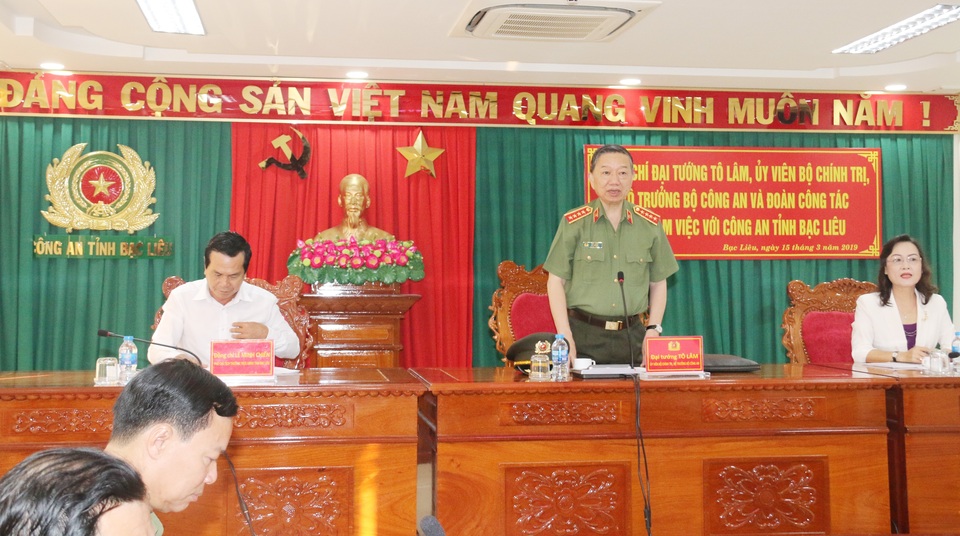 Bộ trưởng Công an: Tập trung triệt phá băng nhóm “tín dụng đen” - 2 Bộ trưởng Công an: Tập trung triệt phá băng nhóm “tín dụng đen” - 2