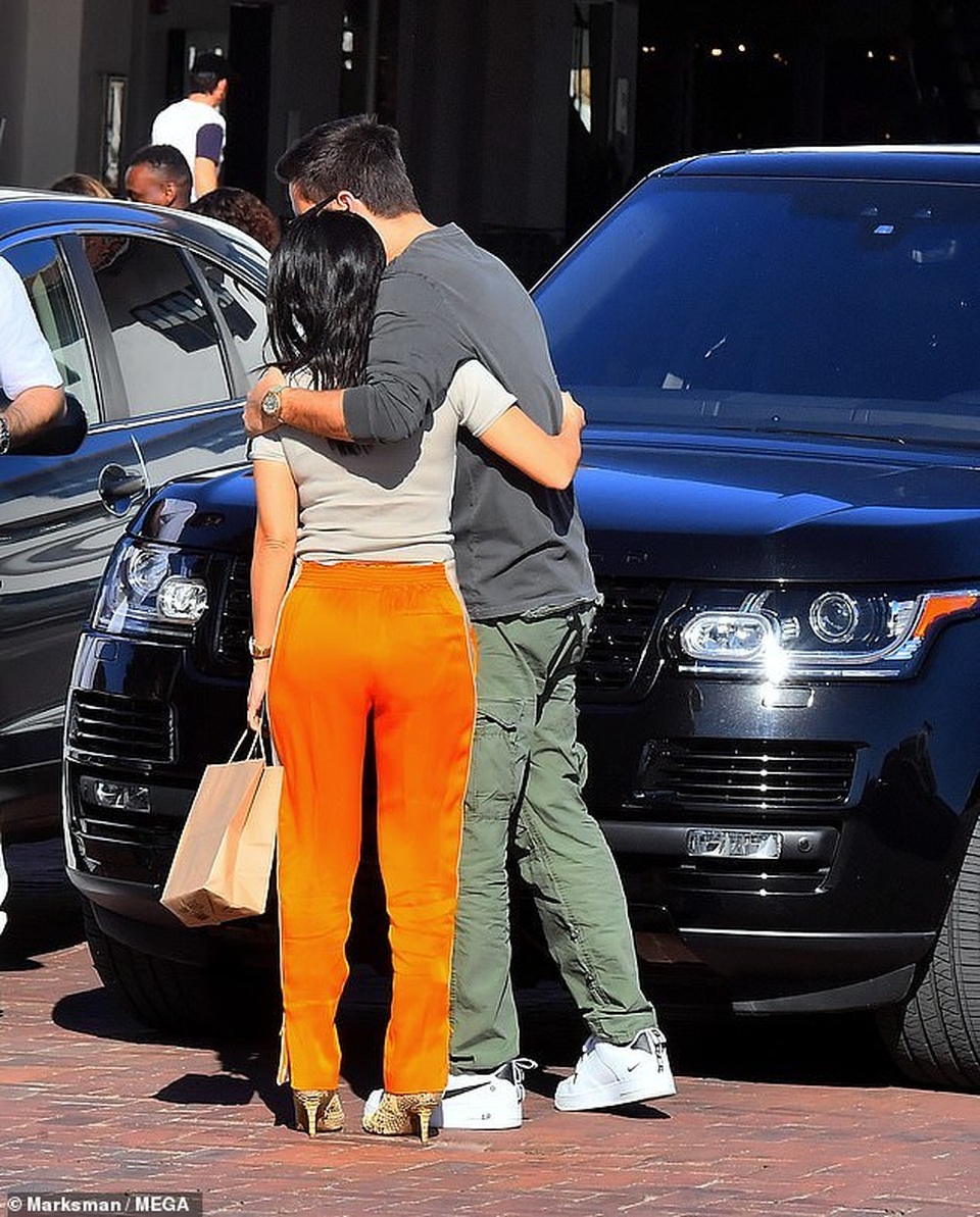 Kourtney Kardashian thân thiết với tình cũ - 3 Kourtney Kardashian thân thiết với tình cũ - 3