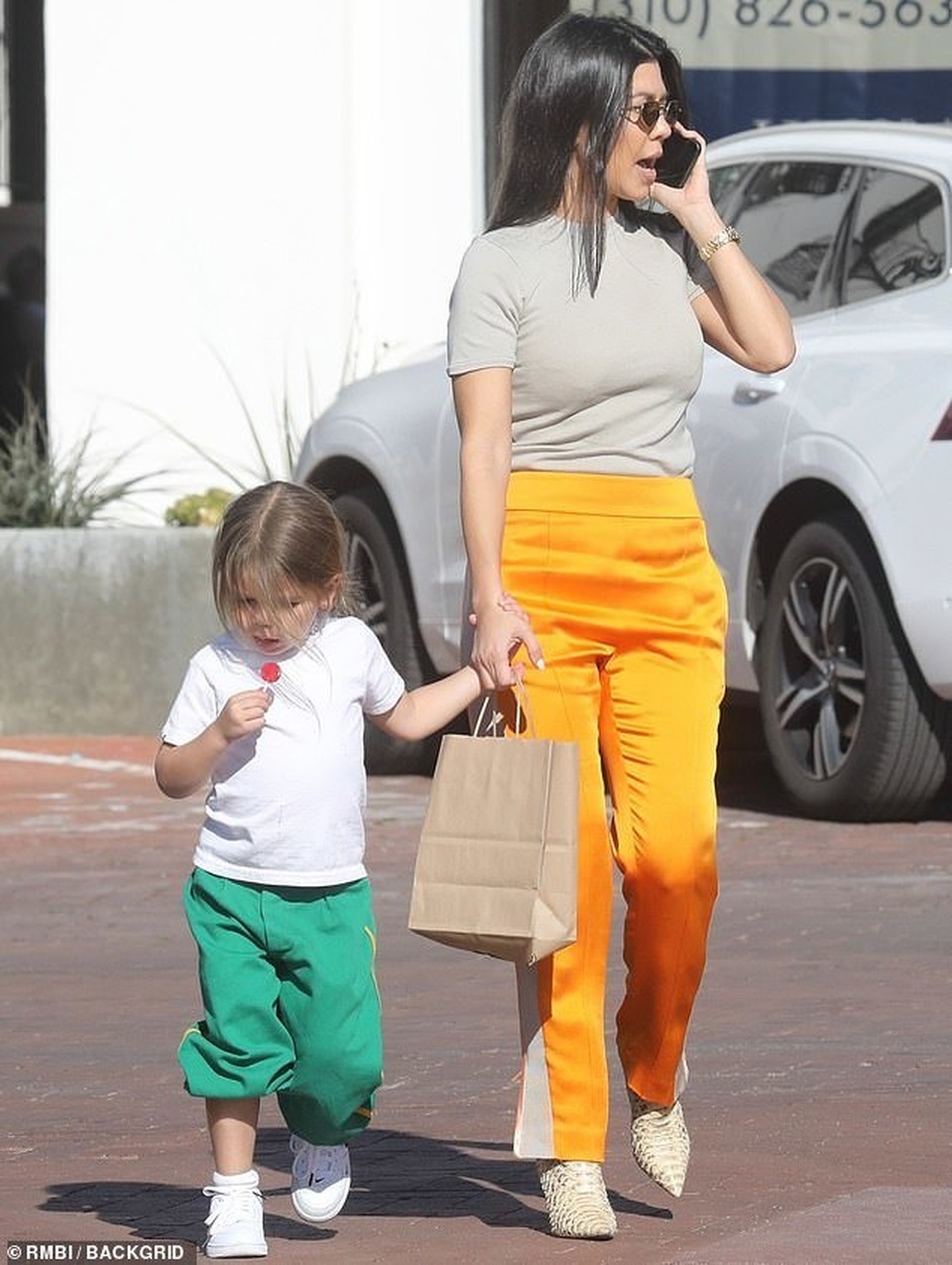 Kourtney Kardashian thân thiết với tình cũ - 2 Kourtney Kardashian thân thiết với tình cũ - 2