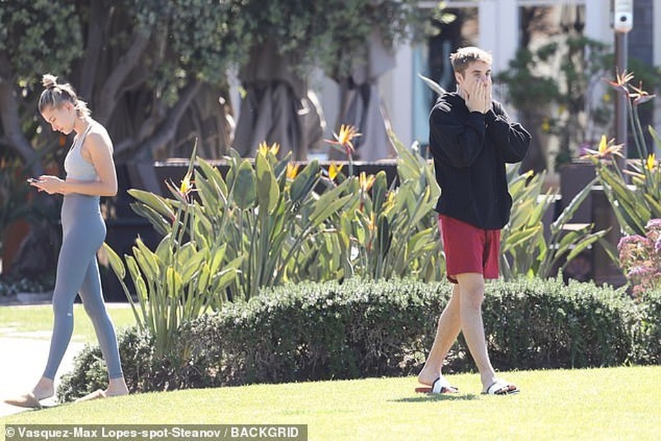 Justin Bieber và vợ lại trò chuyện căng thẳng - 5 Justin Bieber và vợ lại trò chuyện căng thẳng - 5
