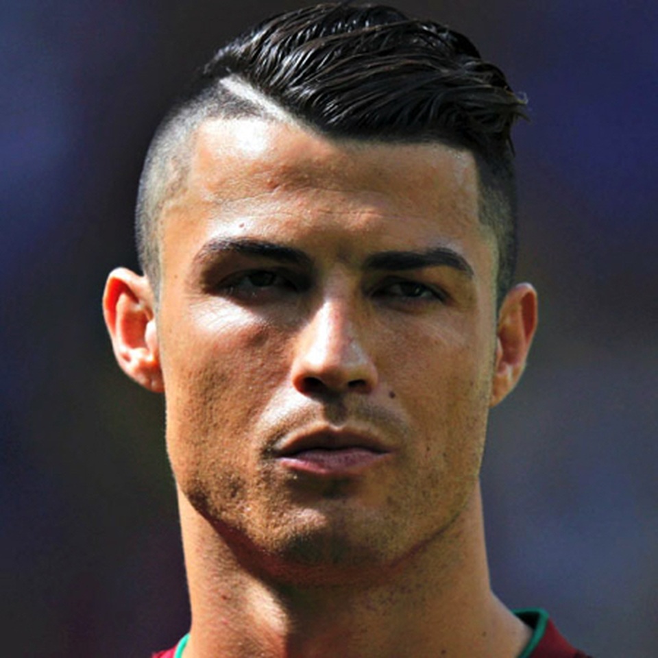 C.Ronaldo bất ngờ khoe thành tích đầu tư... làm tóc cùng bạn gái - 2 C.Ronaldo bất ngờ khoe thành tích đầu tư... làm tóc cùng bạn gái - 2