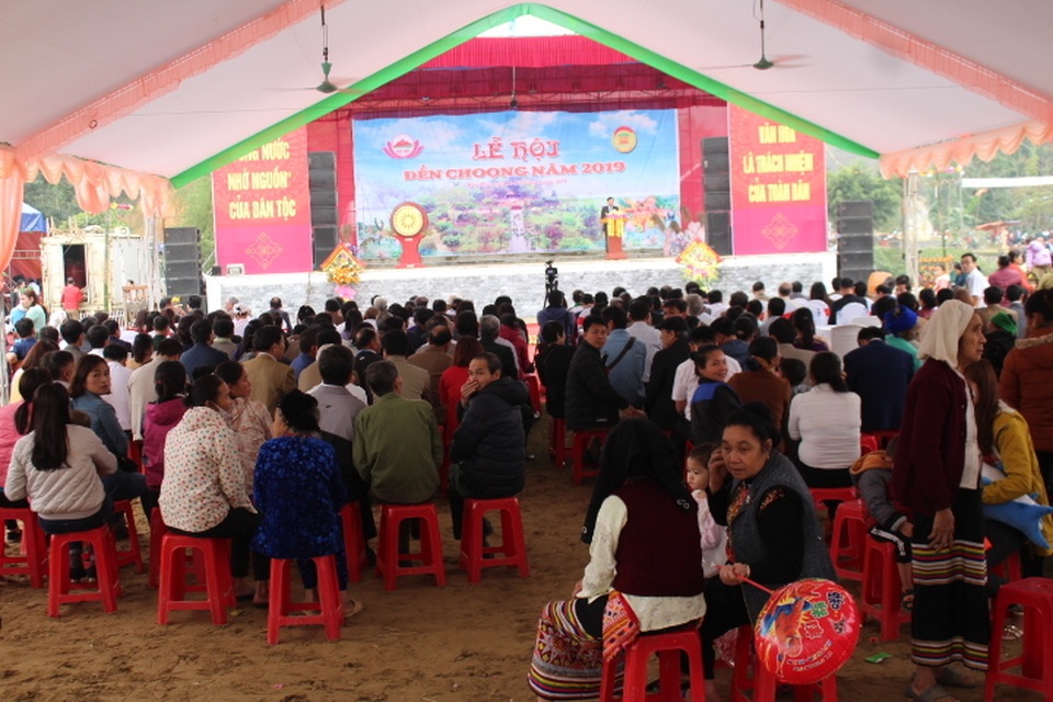 Hàng ngàn người dự Lễ hội ở ngôi đền thờ nàng Nang Phốm Hóm - 14 Hàng ngàn người dự Lễ hội ở ngôi đền thờ nàng Nang Phốm Hóm - 14