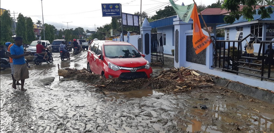 Lũ quét kinh hoàng tại Indonesia, ít nhất 63 người thiệt mạng - 1