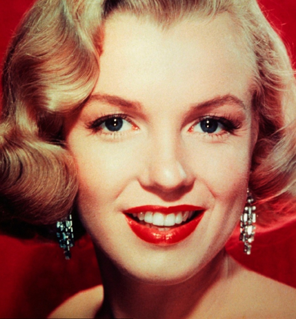 Khi các biểu tượng nhan sắc của thế kỷ 20 “xuyên không” về hiện tại - 5 Khi các biểu tượng nhan sắc của thế kỷ 20 “xuyên không” về hiện tại - 5