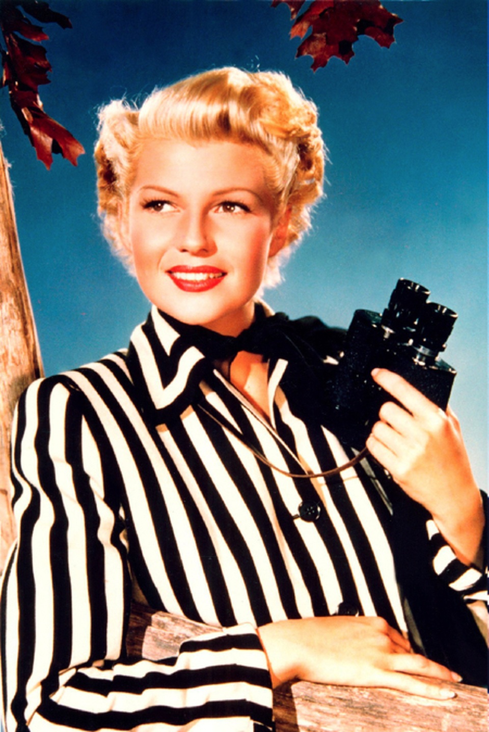 Khi các biểu tượng nhan sắc của thế kỷ 20 “xuyên không” về hiện tại - 15 Khi các biểu tượng nhan sắc của thế kỷ 20 “xuyên không” về hiện tại - 15