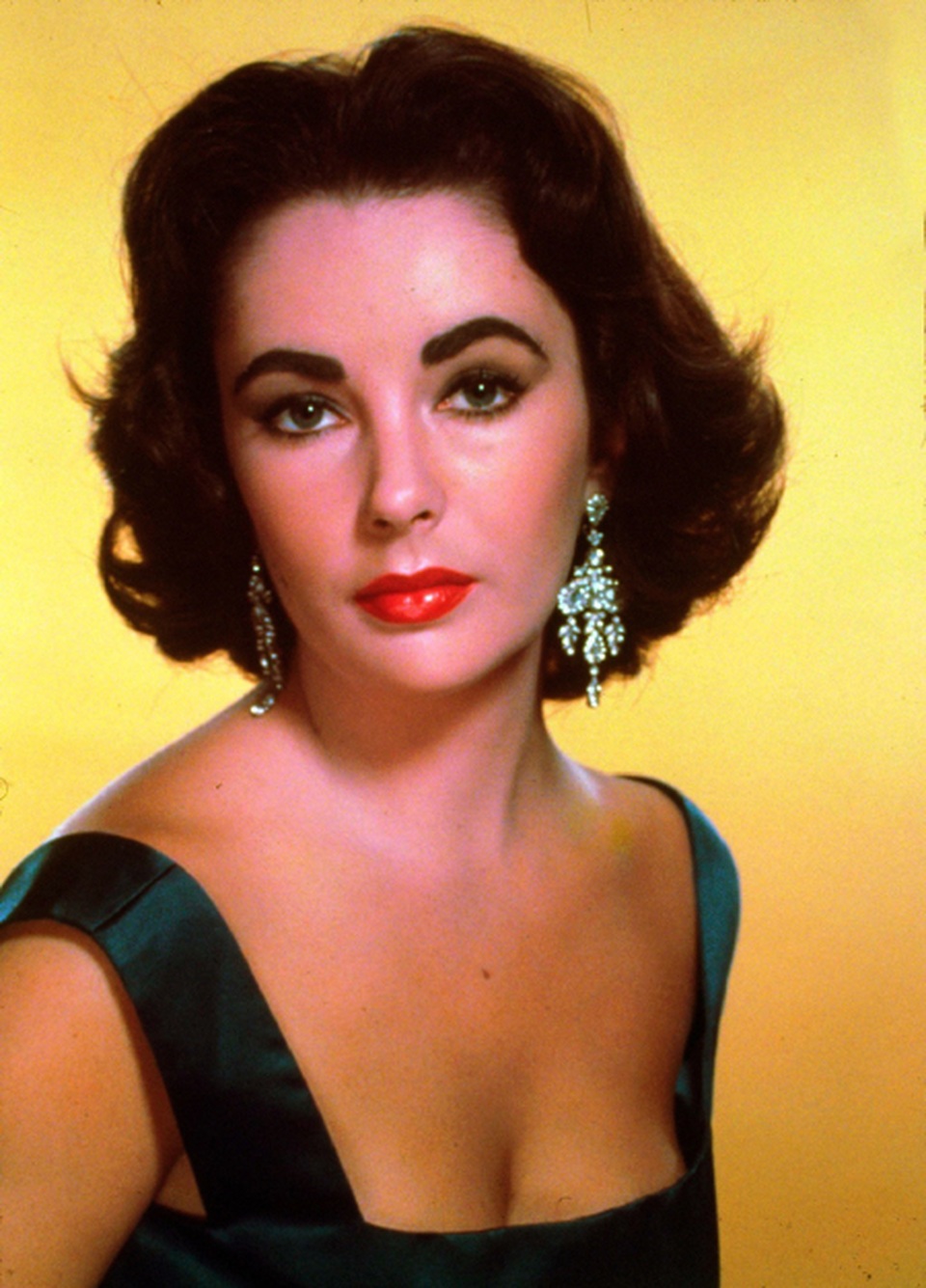 Khi các biểu tượng nhan sắc của thế kỷ 20 “xuyên không” về hiện tại - 19 Khi các biểu tượng nhan sắc của thế kỷ 20 “xuyên không” về hiện tại - 19