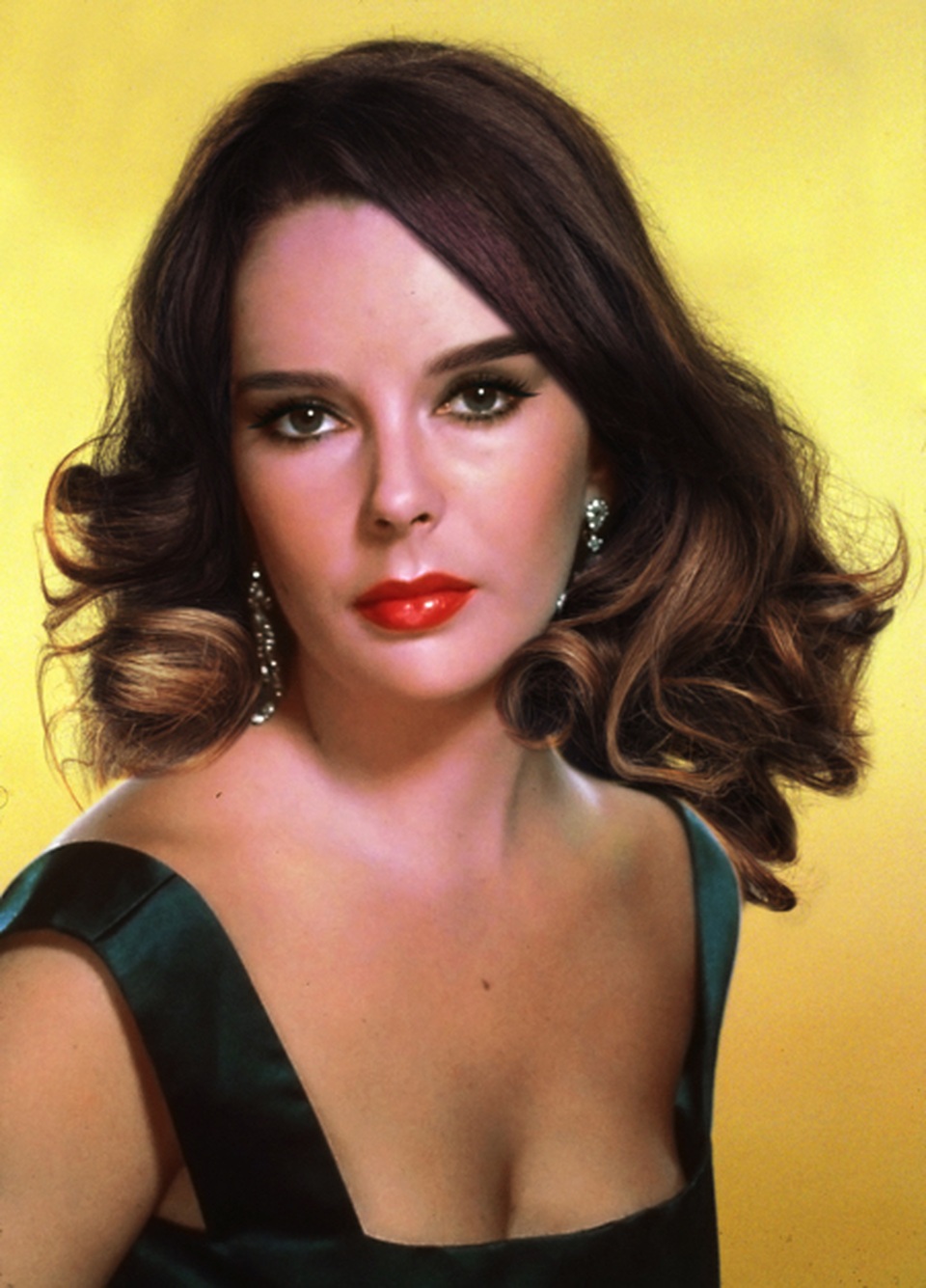 Khi các biểu tượng nhan sắc của thế kỷ 20 “xuyên không” về hiện tại - 20 Khi các biểu tượng nhan sắc của thế kỷ 20 “xuyên không” về hiện tại - 20