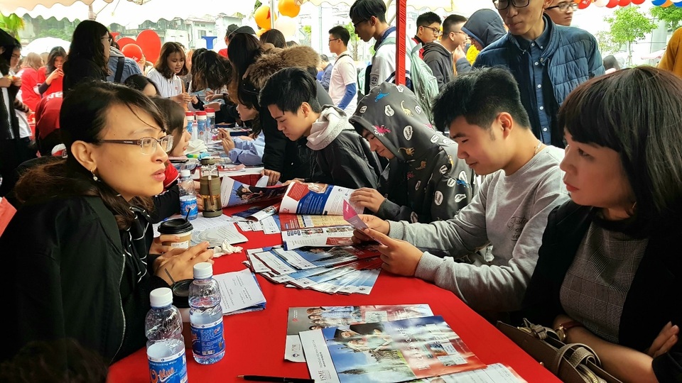 Thí sinh cân nhắc kỹ khi lựa chọn 7 ngành học mới của trường ĐH Kinh tế quốc dân - 4 Thí sinh cân nhắc kỹ khi lựa chọn 7 ngành học mới của trường ĐH Kinh tế quốc dân - 4