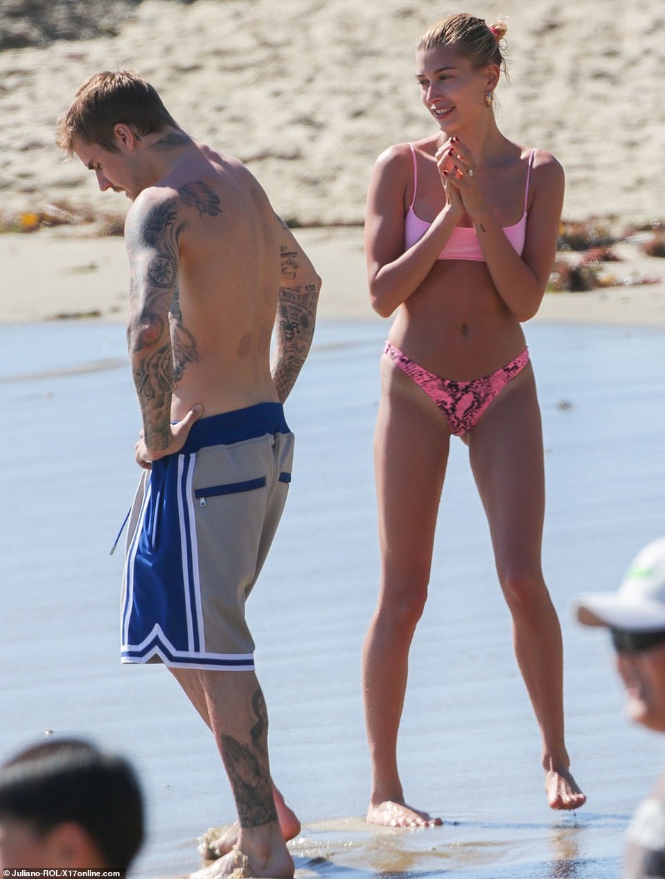 Justin Bieber cùng vợ ra biển - 7 Justin Bieber cùng vợ ra biển - 7