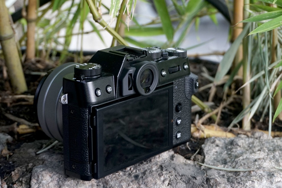 Trên tay Fujifilm X-T30, bản rút gọn của X-T3 giá 21,6 triệu đồng - 3 Trên tay Fujifilm X-T30, bản rút gọn của X-T3 giá 21,6 triệu đồng - 3