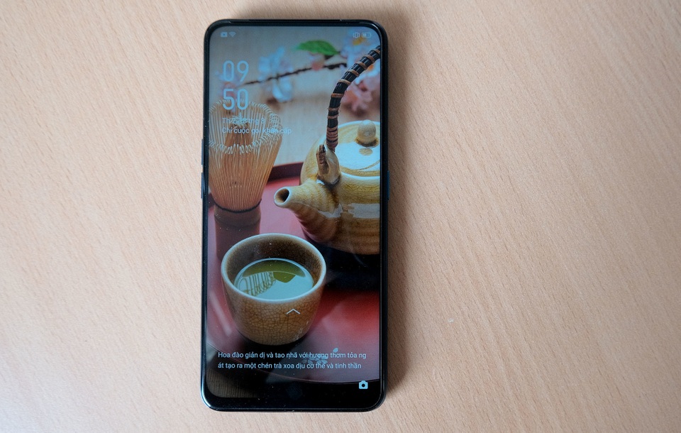 Cận cảnh smartphone tầm trung có camera thồi thụt của Oppo tại Việt Nam - 9