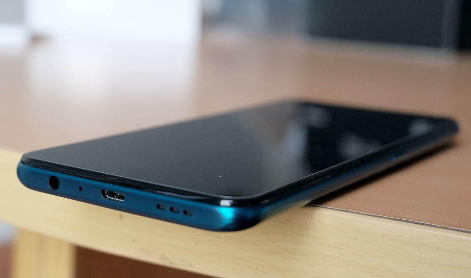 Cận cảnh smartphone tầm trung có camera thồi thụt của Oppo tại Việt Nam - 4