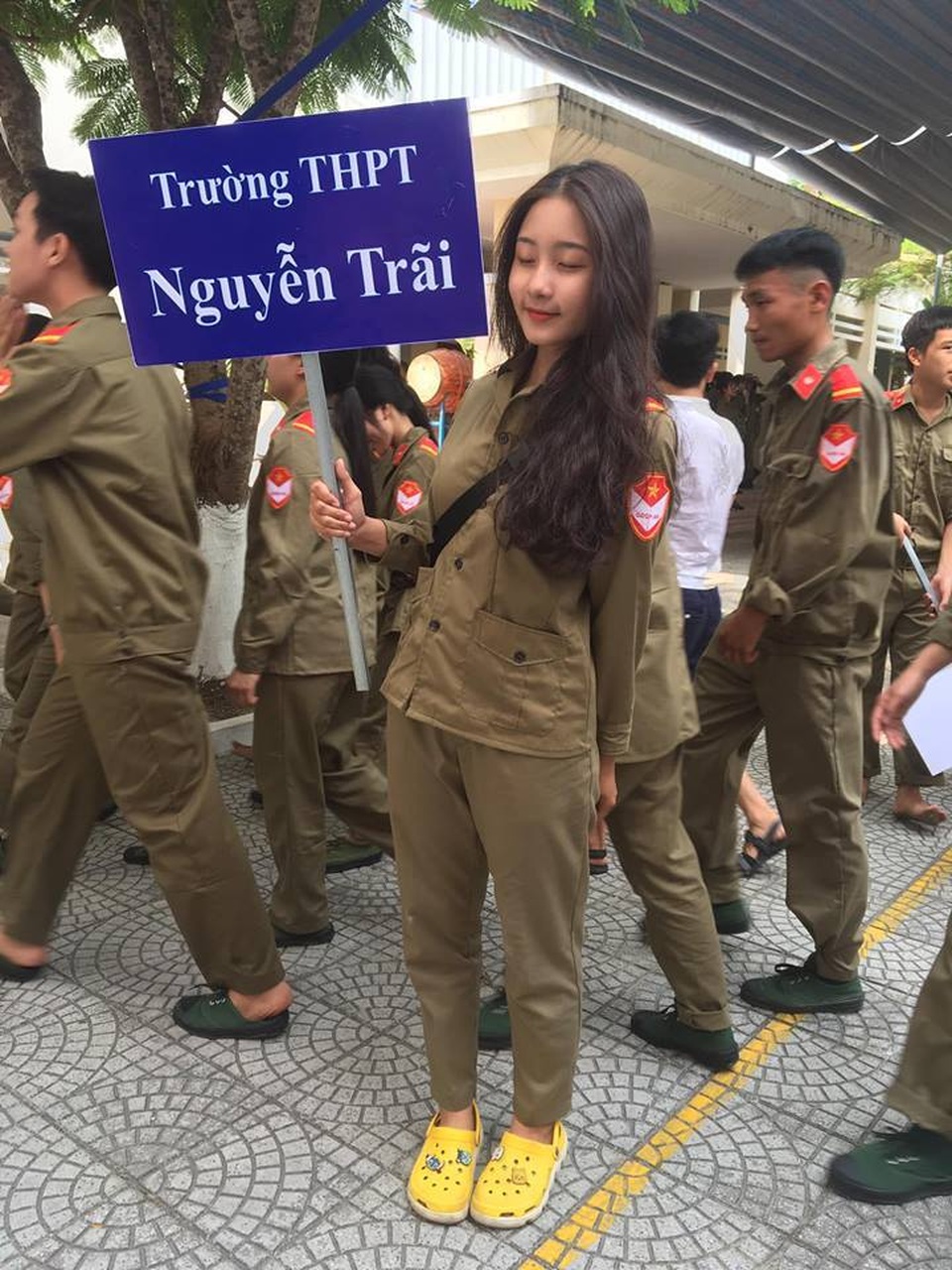 Nữ sinh Đà Nẵng bất ngờ nổi tiếng với bức ảnh tham gia hội thao - 1 Nữ sinh Đà Nẵng bất ngờ nổi tiếng với bức ảnh tham gia hội thao - 1