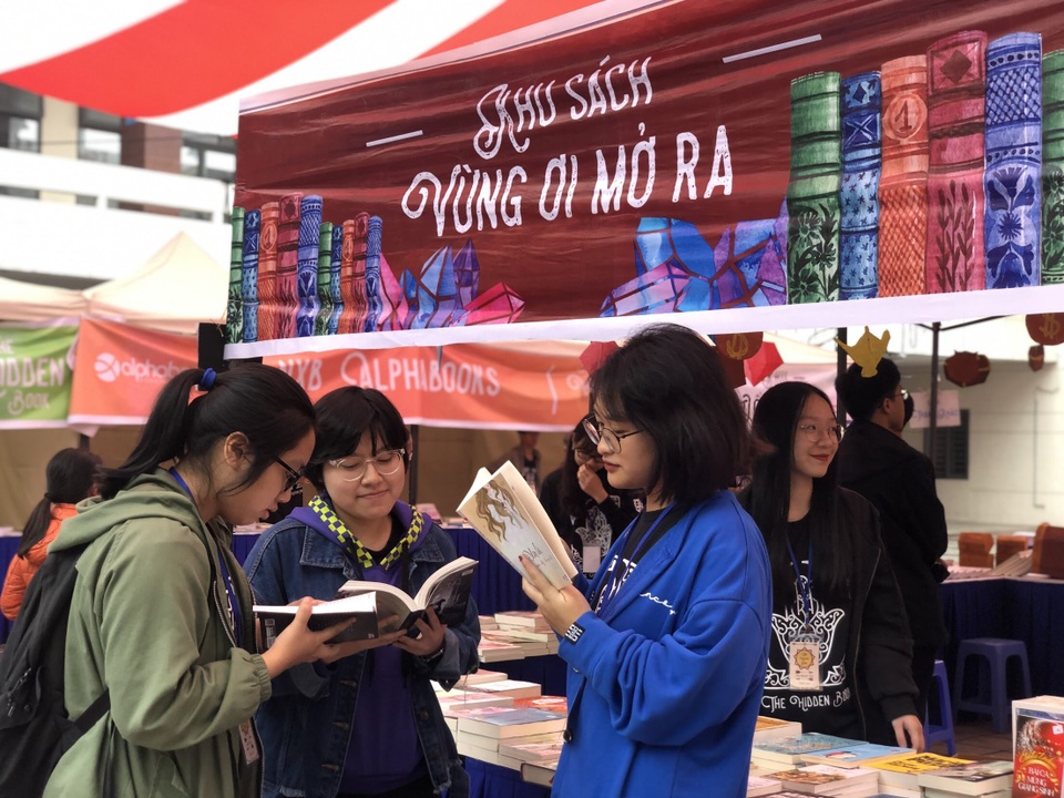 Khu sách chủ đề 1.JPG