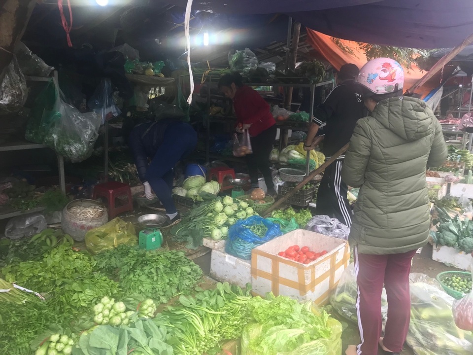 Rau xanh khan hiếm, tăng “phi mã” do mưa rét? - 3 Rau xanh khan hiếm, tăng “phi mã” do mưa rét? - 3