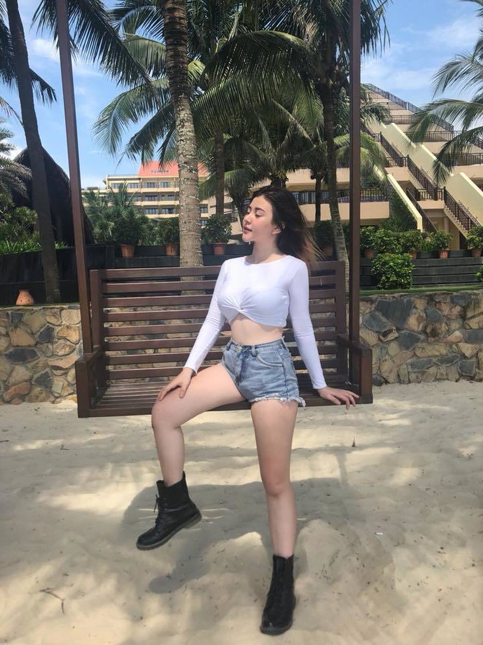 Bông hồng lai Việt - Mỹ sở hữu thân hình cuốn hút vạn người mê - 5 Bông hồng lai Việt - Mỹ sở hữu thân hình cuốn hút vạn người mê - 5