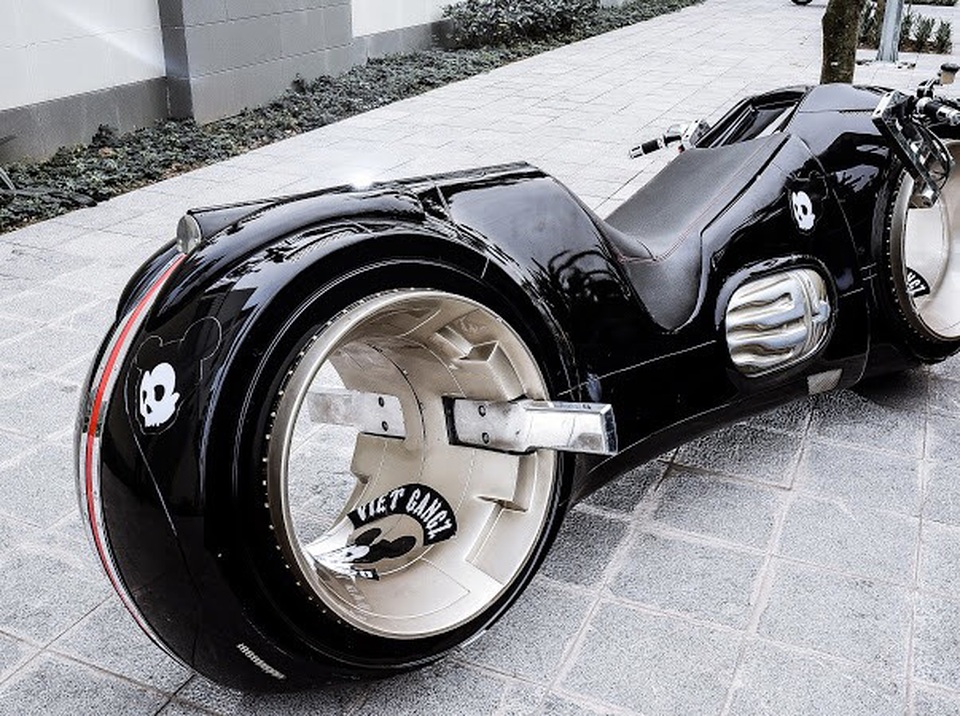 Những hình ảnh chưa từng tiết lộ về siêu môtô Tron Light Cycle tại Việt Nam - 12