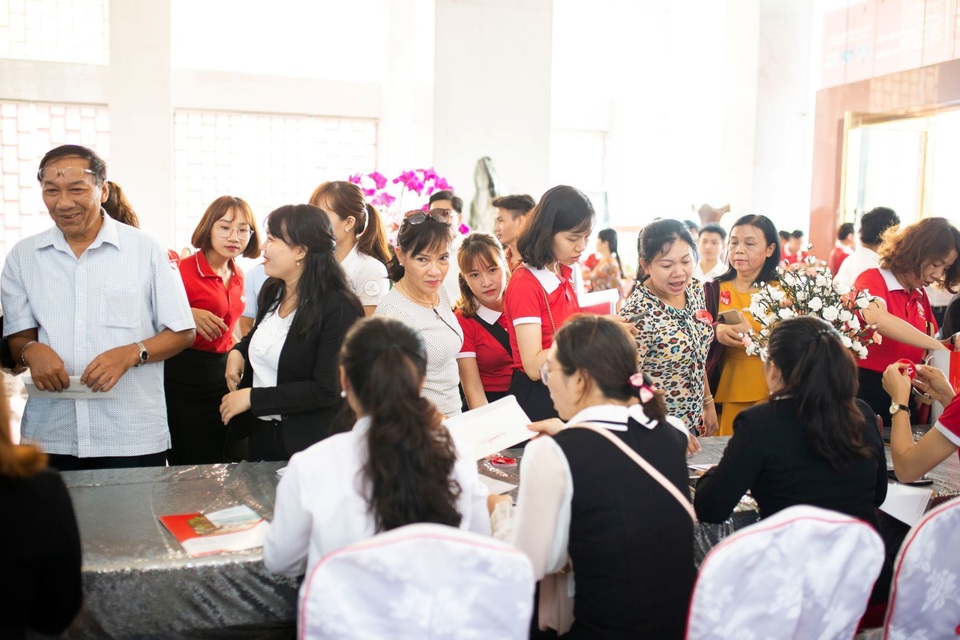 Gần 400 khách hàng tham dự lễ mở bán TMS Hotel Quy Nhon Beach - 1 Gần 400 khách hàng tham dự lễ mở bán TMS Hotel Quy Nhon Beach - 1